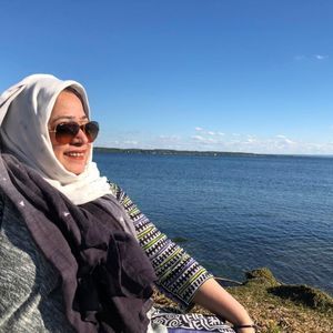 Meet your Posher, Majeda